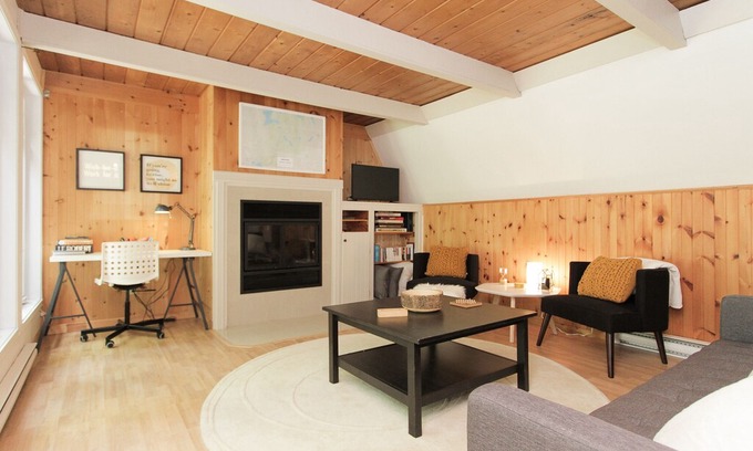 Orford Villa | Snug Chalet + Nature + Family & Pet Friendly + Workspace + WiFi