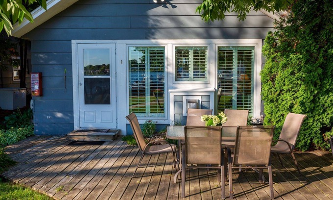Sturgeon Bay Cottage | Snug Harbor Inn - Luxury Cottage 1