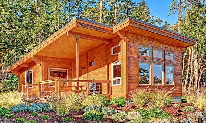 Friday Harbor Cabin | Snug Harbor Resort and Marina - Two Bedroom Water View Cabin, King Beds