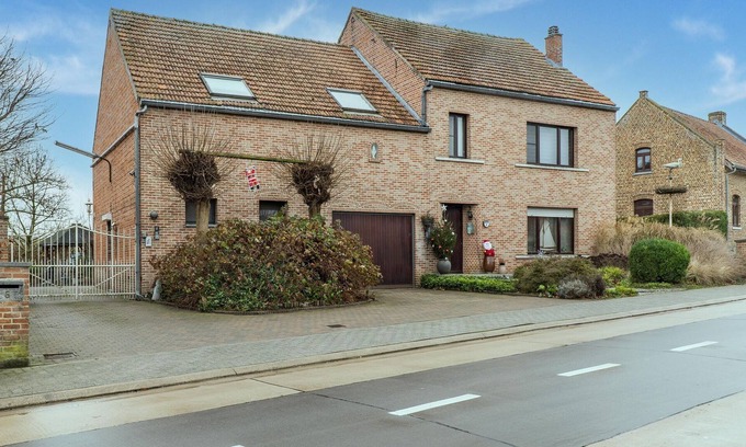 Budingen House | Snug holiday home in Zoutleeuw with private pool