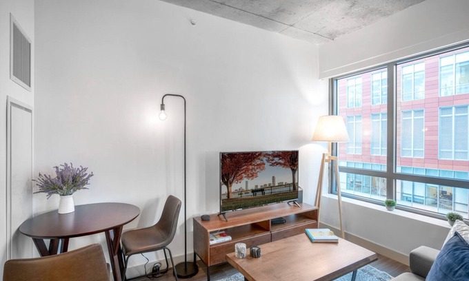 MIT Apartment | Snug Kendall Square Studio w/Gym, near MIT & MGH by Blueground