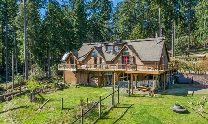 Bremerton House | Snuggler's Cove-Townhouse w/Beach Access & Kayaks