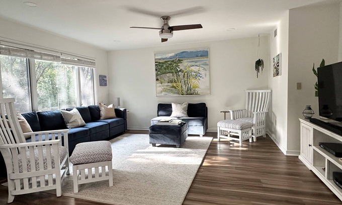West Beach Village Villa | So close to the beach! Beautifully renovated villa 3BD 3BA. Fairway Oaks W Beach