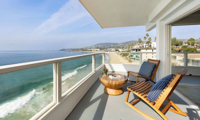Laguna Beach Hotel | Soak Up Sun with Beach Loungers, Outdoor Pools & Walks to Laguna Art Museum