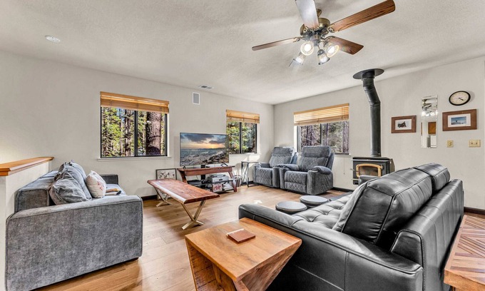 Tahoe National Forest House | Soda Springs Cabin, Less Than 1 Mile to the Slopes