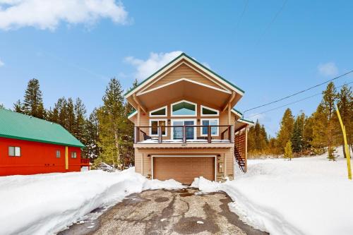 Serene Lakes House | Soda Springs Sanctuary