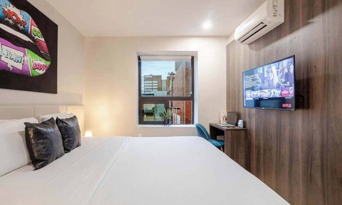 Gay Village Hotel | Soft King – Heart of Montreal