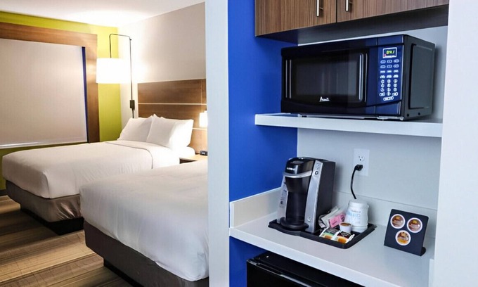 Aldine House | Soft Mattress, Fluffy Pillows & Coffee Awaits