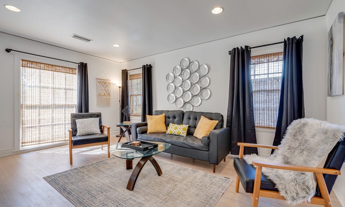 Oak Cliff House | SoHo Chic @ Bishop's Art District