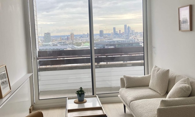 London City Centre Apartment | SOHO PENTHOUSE Designer flat, balcony & superb views