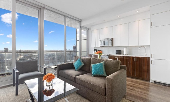Centretown Apartment | SOHO Residences Lisgar