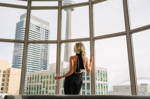 Wellington Place Hotel | SoHo Residences Toronto