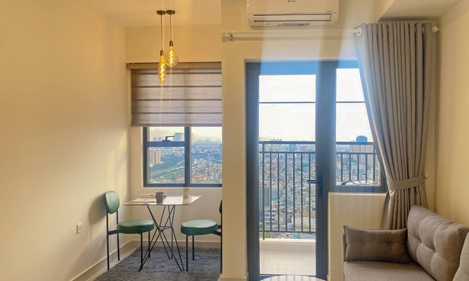 District 1 Apartment | ✨Soho✨Luxurious Balcony Flat with City View @D1