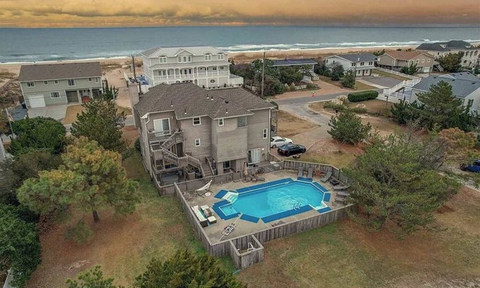 Sandbridge House | Sojourn Ocean Dreams Sleeps 18+