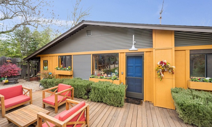 Glen Ellen House | 'Sol Y Luna' Charming Wine Country Getaway W/Hot Tub & Pool