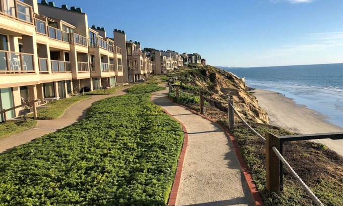 Solana Beach Villa | Solana Beach Retreat: a Stone`s Throw to the Sand!