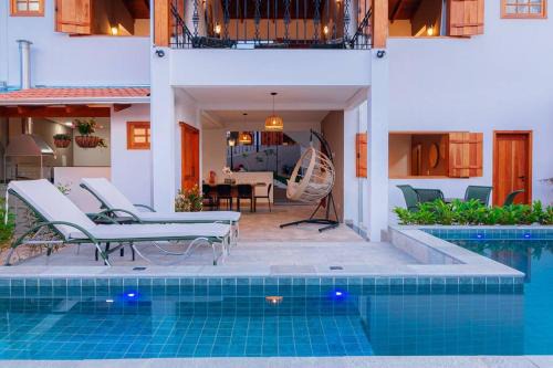 Old Town House | Solar da Matutina- Centro Histórico a 4 min da Rua do Lazer- Casa nova com piscina e vista maravilhosa