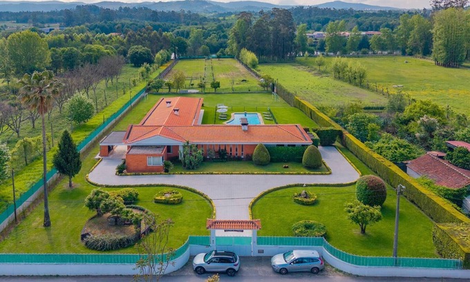 Portela Villa | Solar de Prado River Front