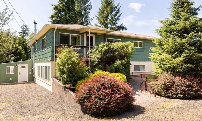 Warrenton House | Solar Power Home & EV Charger