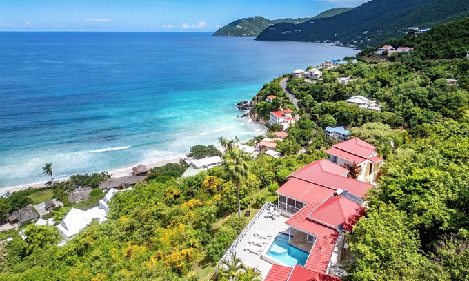 West End Villa | SOLARIA - pretty Caribbean style meets comfort, at this perfect tropical villa