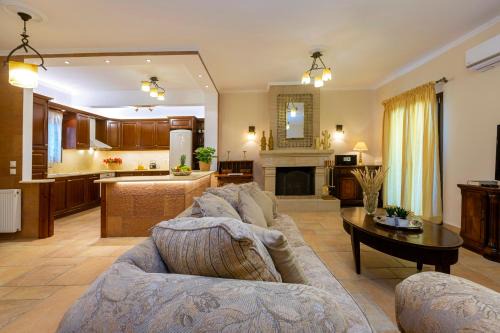 Kassiopi House | Solaris Methea Deluxe Suites