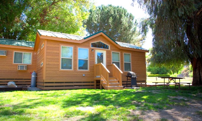 Acton Resort | Soledad Canyon Cottage 5