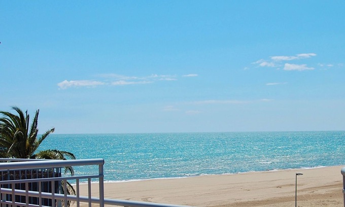 Castelldefels Apartment | SOLIAIR BEACHFRONT CASTELLDEFELS