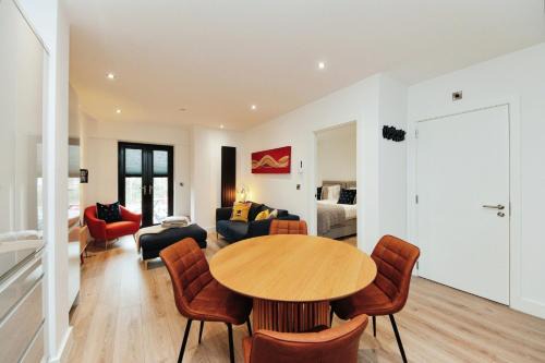 Barnt Green Apartment | Solihull Modern Living - 1 Bed Apartment