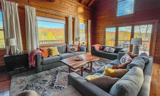 West Burke Cabin | Solitude - 5 Mins to Kingdom Trails + 10 mins to Burke Mt.