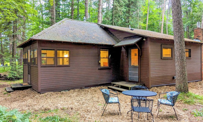 Rhinelander Cabin | Solitude in a cozy cabin on the Wisconsin River