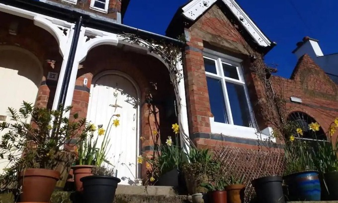 Rostrevor Cottage | Solo Traveller Guest Lodgings