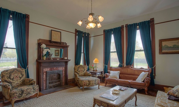 Waxahachie House | Solon Estate - Historic Stone House circa 1894