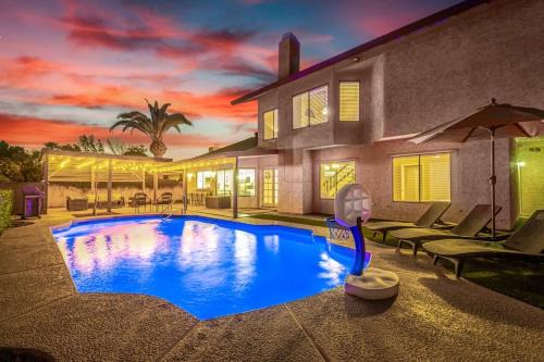 Chandler House | Solstice on Summit Family Retreat-Pool-Putt Grn-Sleeps 10