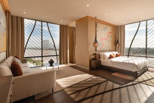 Santuk Hotel | SOMA HOTEL Riverside