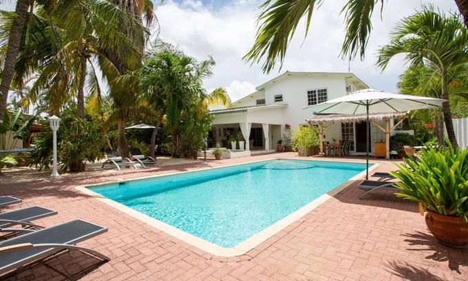 Cas Grandi Apartment | Sombré di Kabana, Casa Piscina