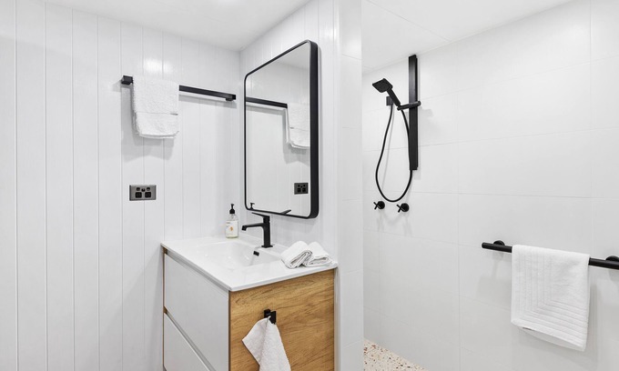 Gold Coast Apartment | Some people look for a beautiful place, while others make a place beautiful.