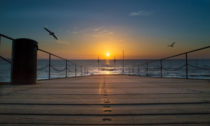 East Huntspill Apartment | Somerset glamping pod with access to adventure activities.