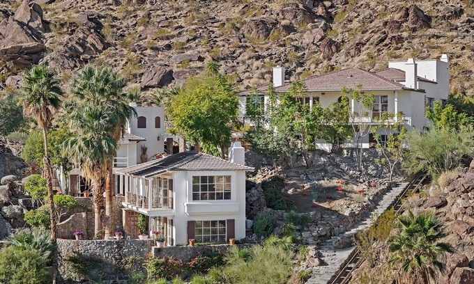 The Mesa House | 'Somerset Ranch' 6 BR, 28 acre hillside retreat