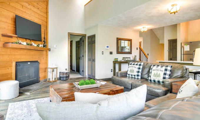 Jefferson Township House | Somerset Townhome w/Deck < 2 Mi to Ski Lift!