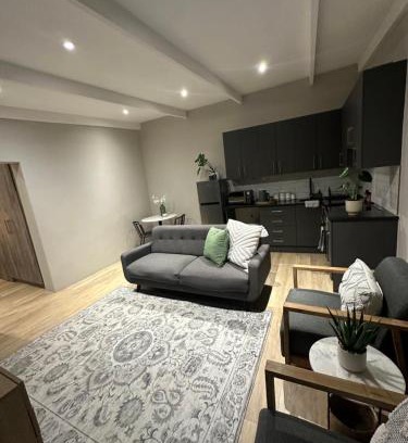 Heldervue Apartment | Somerset-West PRIME SPOT- Solar Powered!