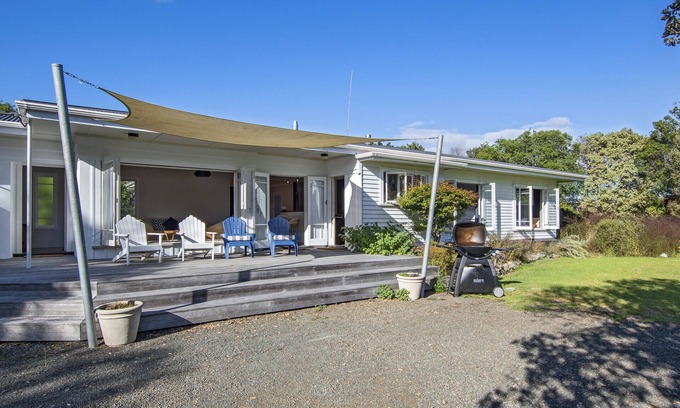 Waipu House | Somerton - Waipu Holiday Home