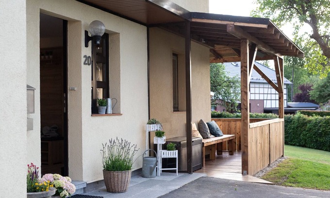 Hofen House | "Sommerhaus" vacation home with sauna, pellet stove, e-charging station, e-bikes and garden