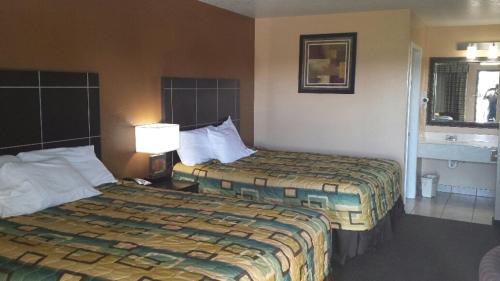 Dilley Hotel | Sona Inn