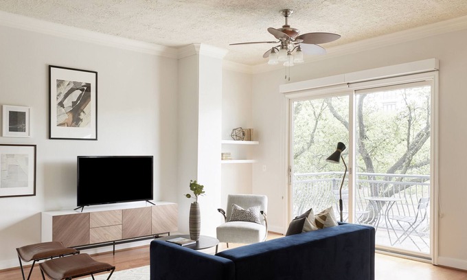 Washington Ave./ Memorial Park Apartment | Sonder at Bayou on the Bend