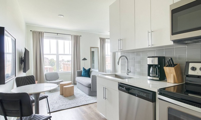 Rutledge Hill Apartment | Sonder at LC SoBro | Superior Studio Apartment
