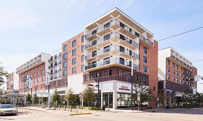 Midtown Apartment | Sonder at Mid Main Lofts