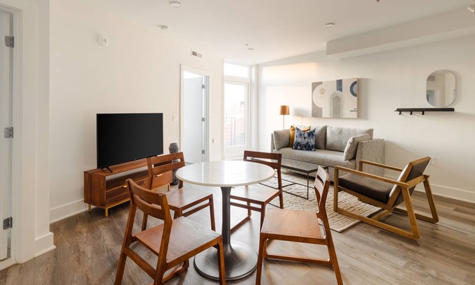 Navy Yard Apartment | Sonder Europa | One-Bedroom Apartment w/ Balcony