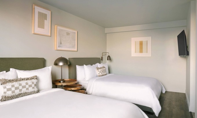 Newport Shores Apartment | Sonder Solarena | Double Queen Room