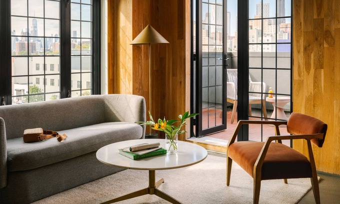 Gowanus Apartment | Sonder The Industrialist | King Room w/Balcony
