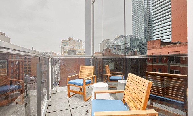 Fashion District Apartment | Sonder The Slate | Superior Lofted King Suite+ w/Balcony
